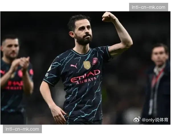 转会传闻：拜仁慕尼黑关注那不勒斯前锋奥斯梅恩，视作凯恩接班人