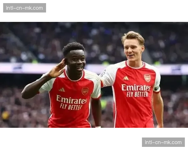 阿森纳发布客场对阵维拉海报,萨卡、厄德高领衔出镜 阿森纳发布客场对阵维拉海报,萨卡、厄德高领衔出镜